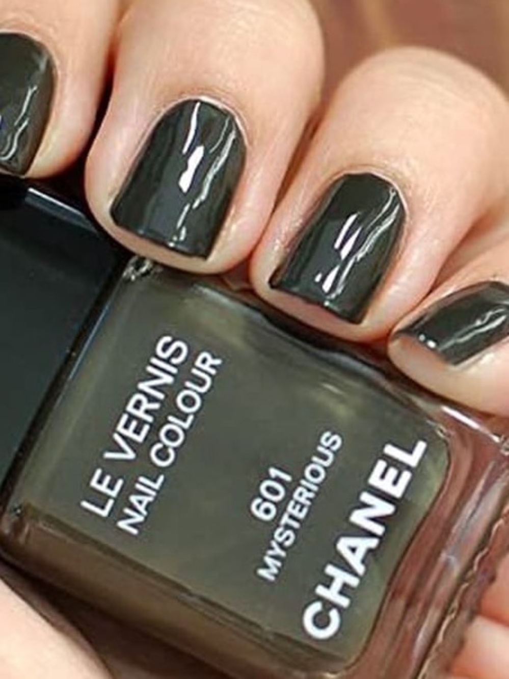 Chanel Le Vernis Nail Colour in 601 Mysterious NEW IN PACKAGING